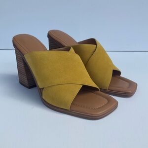 Marc Fisher Yellow Suede Crossband Block Heel Sandals size 10